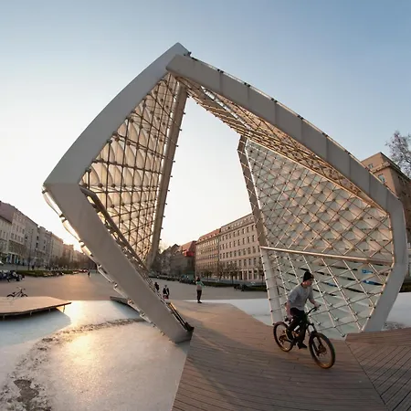 Heart Of Next To Old Market Square Apartamento