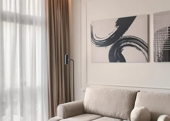 Апартаменты Heart Of Next To Old Market Square *