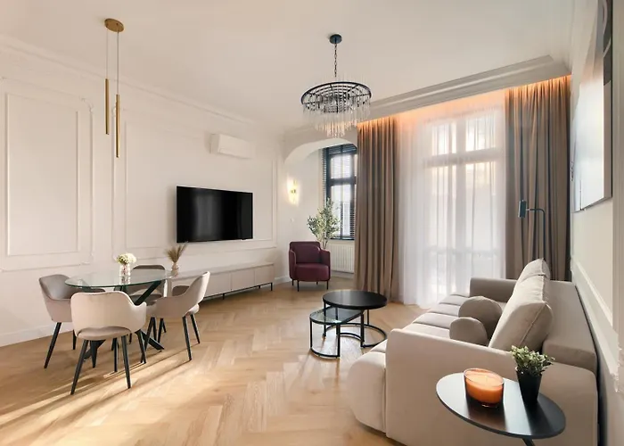 Апартаменты Heart Of Next To Old Market Square Познань